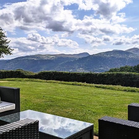 Laurel - Pet-Friendly Cottage With Indoor Pool, Hot Tub & Panoramic Snowdonia Views 科尔温湾 外观 照片