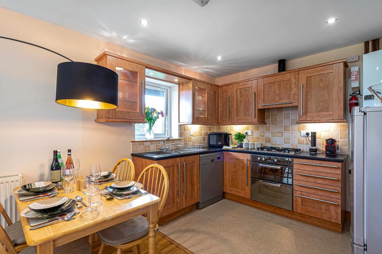 Laurel - Pet-Friendly Cottage With Indoor Pool, Hot Tub & Panoramic Snowdonia Views 科尔温湾 外观 照片