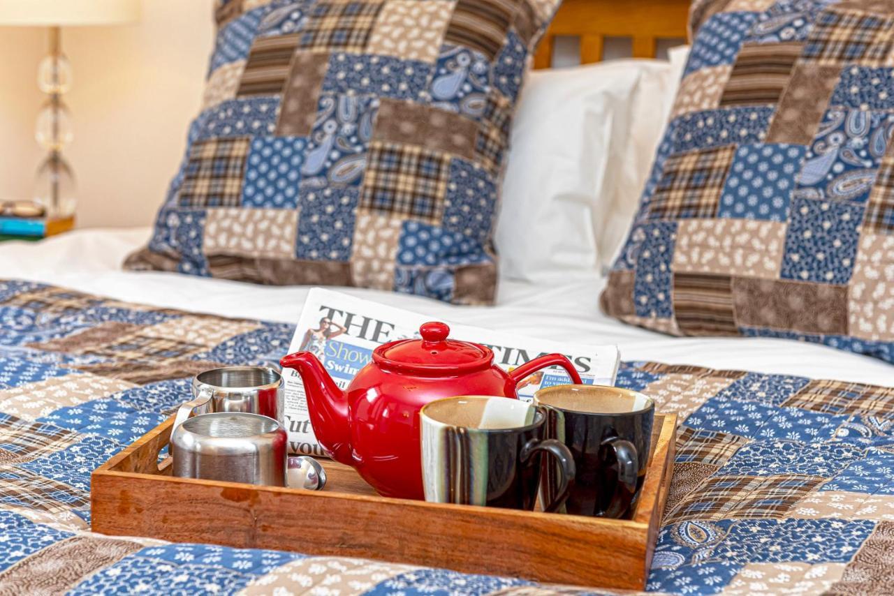 Laurel - Pet-Friendly Cottage With Indoor Pool, Hot Tub & Panoramic Snowdonia Views 科尔温湾 外观 照片